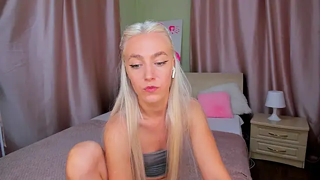 Snapshot of mishapallmer chatting on July 14, 2026, 7:42 pm mishapallmer online show from July 14, 2026, 7:42 pm