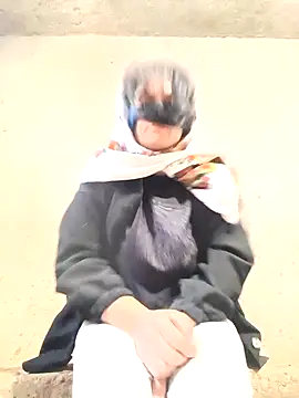 ezgi2545 online show from October 18, 2025, 6:37 am