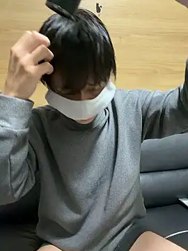 jiji9253 online show from April 3, 2026, 1:17 pm