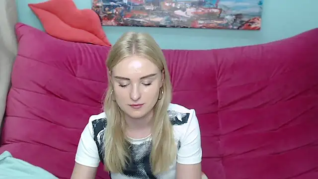 Snapshot of SofySofty chatting on October 4, 2025, 4:52 pm SofySofty online show from October 4, 2025, 4:52 pm