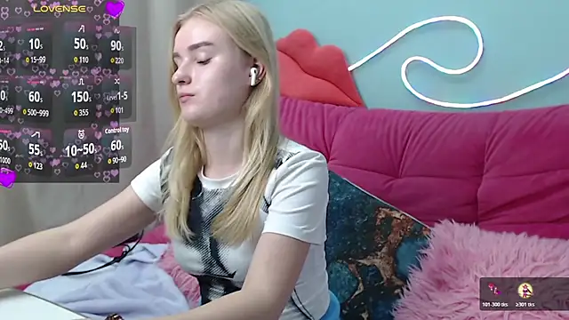 Snapshot of SofySofty chatting on November 22, 2025, 5:45 pm SofySofty online show from November 22, 2025, 5:45 pm