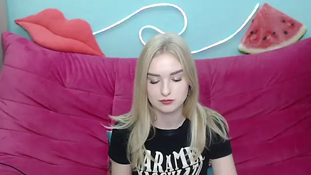 Snapshot of SofySofty chatting on November 7, 2025, 5:56 am SofySofty online show from November 7, 2025, 5:56 am