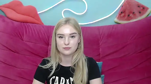 Snapshot of SofySofty chatting on November 7, 2025, 6:01 pm SofySofty online show from November 7, 2025, 6:01 pm