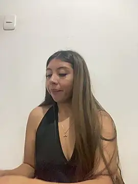 Sara-cooper2 online show from January 15, 2026, 7:06 pm