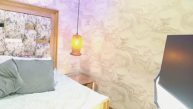 julyana mendez online show from October 11, 2025, 7:15 pm