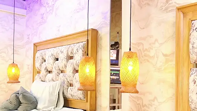 julyana mendez online show from November 6, 2025, 7:40 pm