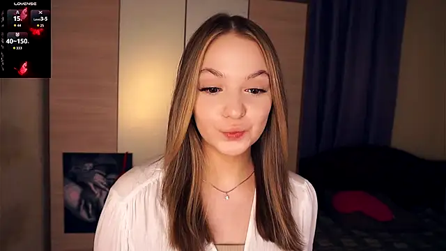 NguyetHankey online show from October 25, 2025, 3:45 pm