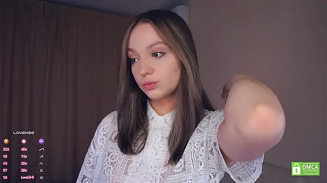 NguyetHankey online show from September 27, 2025, 3:29 pm