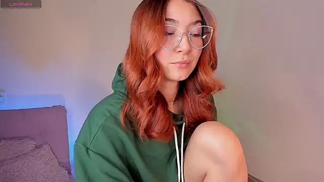 Isis-Blaze online show from September 17, 2025, 9:17 pm