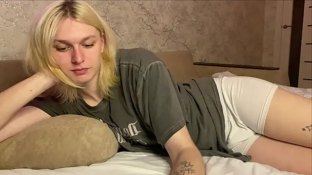 evelina228 online show from November 27, 2025, 9:04 pm