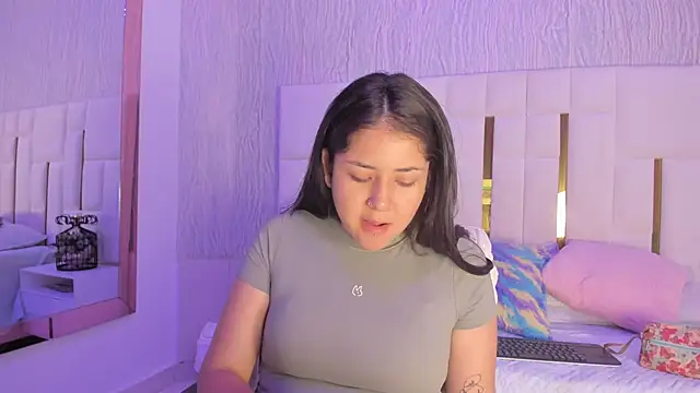 bonnie sm online show from October 30, 2025, 7:22 pm