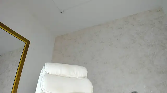 bonnie sm online show from January 14, 2026, 8:01 pm