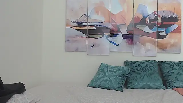 FLAKIS18 online show from April 9, 2026, 9:43 pm