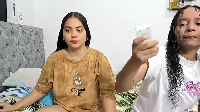 Snapshot of nay_and_aleja1 chatting on November 22, 2025, 3:38 am nay and aleja1 online show from November 22, 2025, 3:38 am