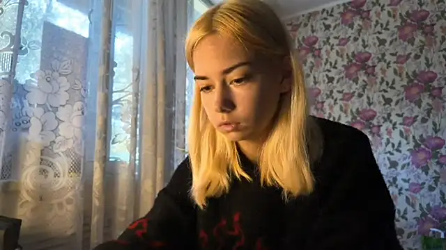 Witching Moon online show from September 29, 2025, 6:20 am