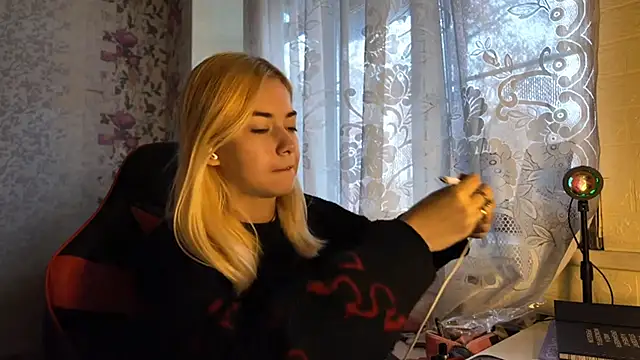 Witching Moon online show from November 10, 2025, 7:35 am