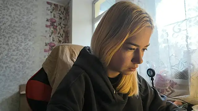 Witching Moon online show from October 16, 2025, 7:27 am