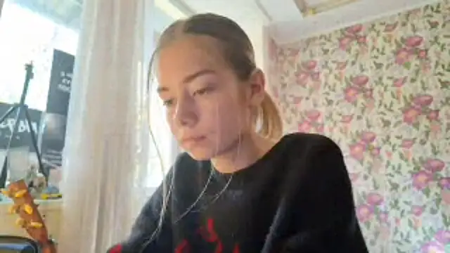 Witching Moon online show from September 23, 2025, 8:21 am