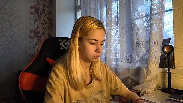 Witching Moon online show from November 12, 2025, 7:34 am