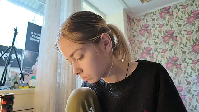 Witching Moon online show from September 17, 2025, 7:43 am