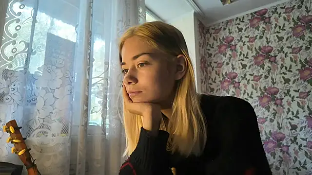 Witching Moon online show from September 26, 2025, 7:48 am