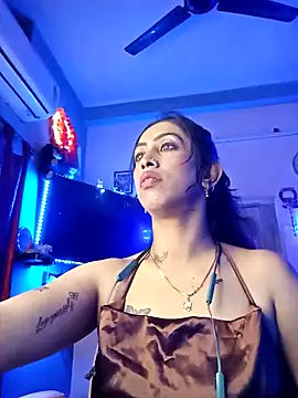 Snapshot of Love_Beauty01 chatting on February 7, 2026, 6:49 pm Love Beauty01 online show from February 7, 2026, 6:49 pm