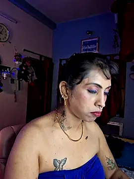 Snapshot of Love_Beauty01 chatting on May 5, 2026, 6:55 pm Love Beauty01 online show from May 5, 2026, 6:55 pm