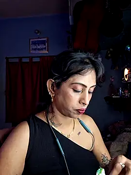 Love Beauty01 online show from April 18, 2026, 7:07 pm