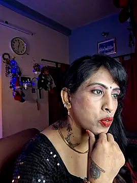 Snapshot of Love_Beauty01 chatting on May 11, 2026, 6:38 pm Love Beauty01 online show from May 11, 2026, 6:38 pm