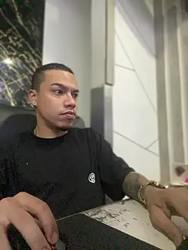 Snapshot of AlphaMasterXxx chatting on October 29, 2025, 9:19 am AlphaMasterXxx online show from October 29, 2025, 9:19 am