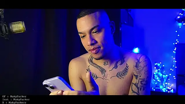 Snapshot of AlphaMasterXxx chatting on January 14, 2026, 1:37 pm AlphaMasterXxx online show from January 14, 2026, 1:37 pm