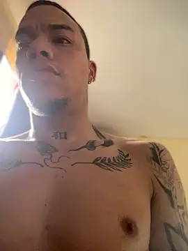 Snapshot of AlphaMasterXxx chatting on November 1, 2025, 7:52 pm AlphaMasterXxx online show from November 1, 2025, 7:52 pm