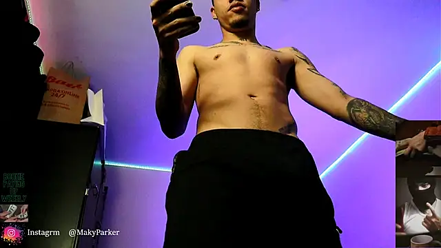 Snapshot of AlphaMasterXxx chatting on December 5, 2025, 4:27 pm AlphaMasterXxx online show from December 5, 2025, 4:27 pm