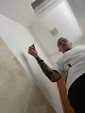 Snapshot of AlphaMasterXxx chatting on November 19, 2025, 2:17 pm AlphaMasterXxx online show from November 19, 2025, 2:17 pm