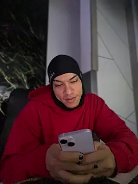 Snapshot of AlphaMasterXxx chatting on November 26, 2025, 12:05 pm AlphaMasterXxx online show from November 26, 2025, 12:05 pm