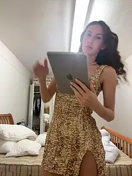 MilaRenee online show from September 21, 2025, 7:52 pm