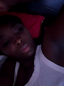 EmilyKisx online show from November 11, 2025, 1:06 pm