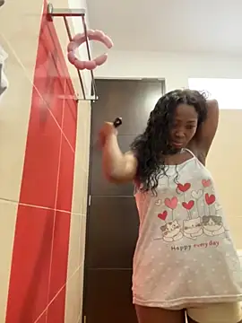 EmilyKisx online show from October 6, 2025, 2:40 pm