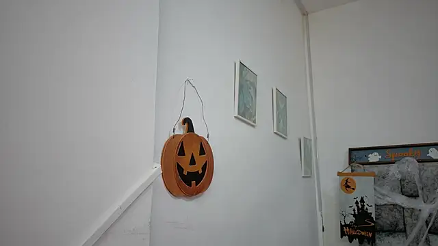 Lizbeth Rouse online show from October 28, 2025, 11:09 am