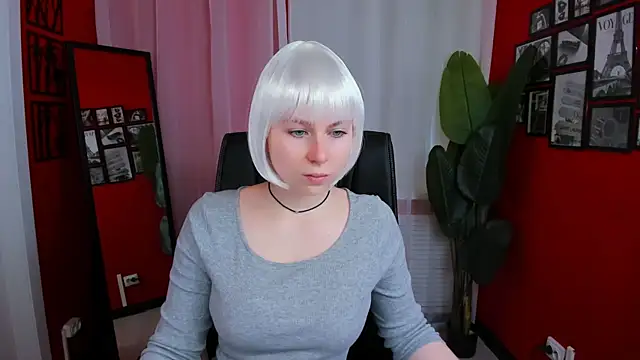 EvaCrosby online show from September 24, 2025, 10:22 am