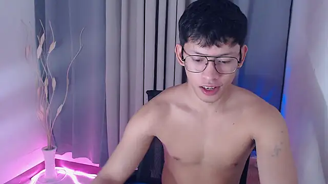 pinkcock froi2305 online show from April 4, 2026, 2:01 pm