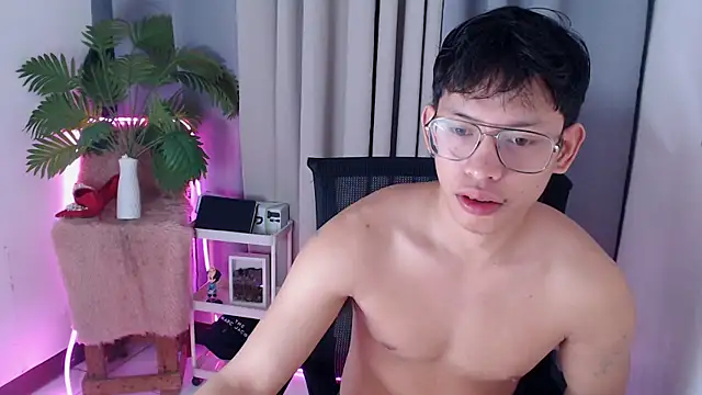 pinkcock froi2305 online show from December 17, 2025, 12:37 am