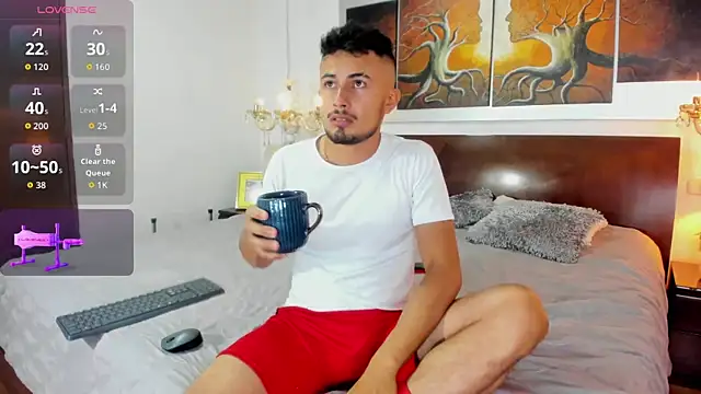 Valentiinoss online show from September 30, 2025, 8:37 pm