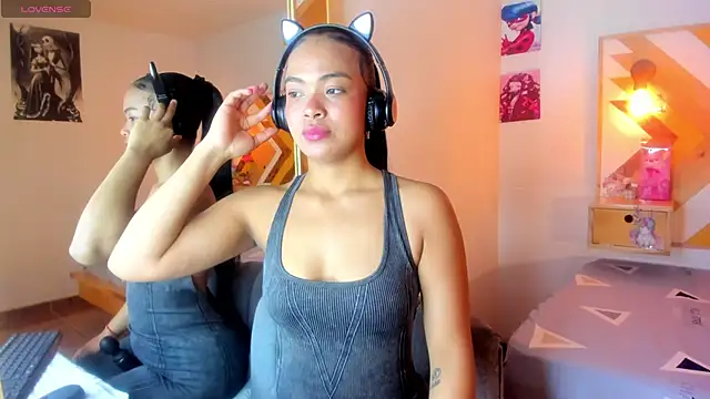 Snapshot of SoleneFontaine chatting on October 17, 2025, 11:56 am SoleneFontaine online show from October 17, 2025, 11:56 am