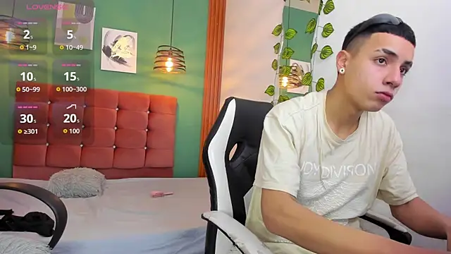 Aisha andy online show from September 11, 2025, 3:39 am