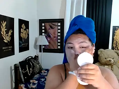 Snapshot of TSbrianaHugeCock chatting on February 24, 2026, 4:41 pm TSbrianaHugeCock online show from February 24, 2026, 4:41 pm