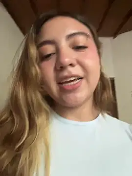 Snapshot of Bonni_lohan chatting on July 13, 2026, 2:27 pm Bonni lohan online show from July 13, 2026, 2:27 pm