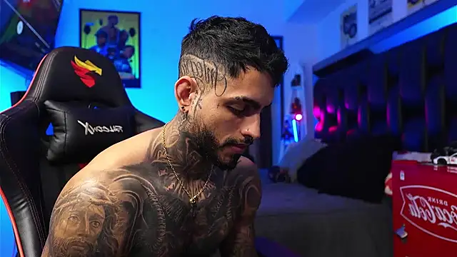 logan hugh8 online show from January 14, 2026, 4:27 am