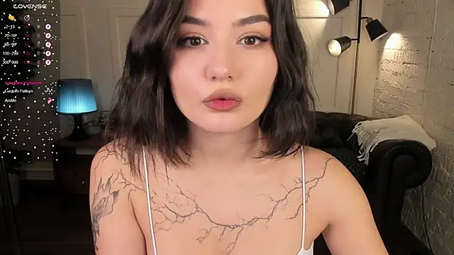 Snapshot of Dark_Moni chatting on October 13, 2025, 2:57 am Dark Moni online show from October 13, 2025, 2:57 am