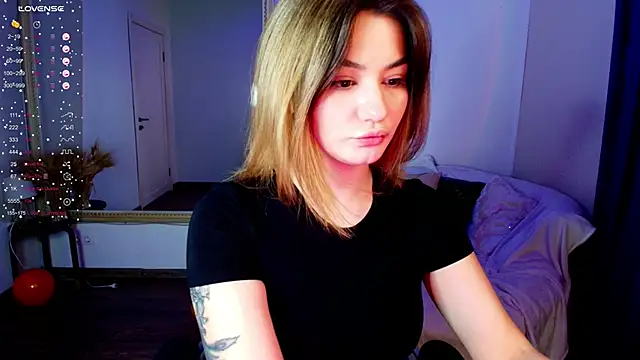 Snapshot of Dark_Moni chatting on November 10, 2025, 5:34 am Dark Moni online show from November 10, 2025, 5:34 am